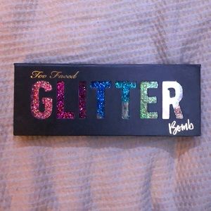 Too faced glitter bomb pallet